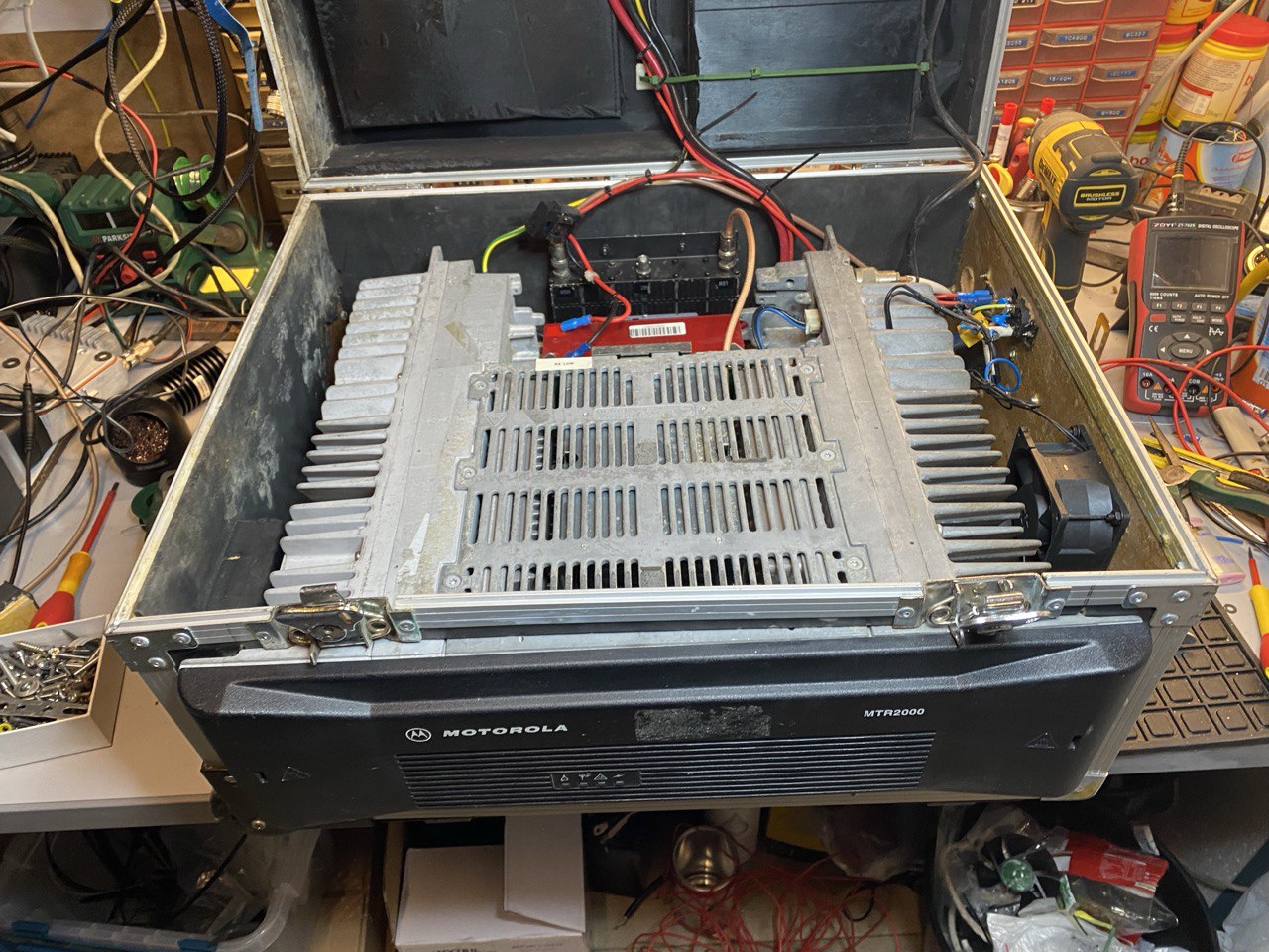 Ripetitore Motorola MTR2000_4.jpg